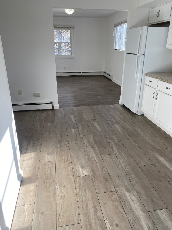 Building Photo - 1042 Main St