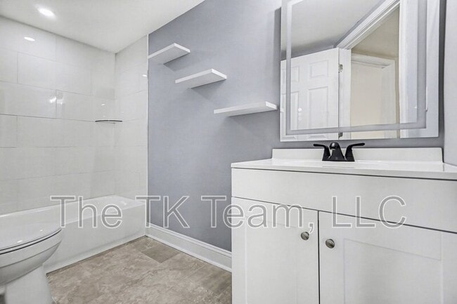 Building Photo - 416 Richardson St