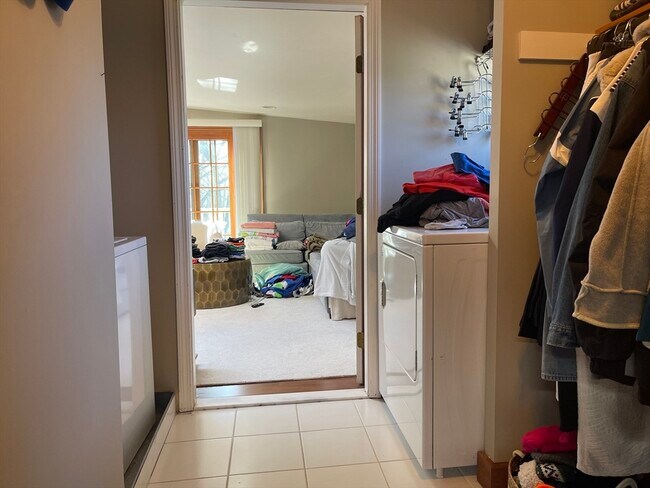 Building Photo - 576 Marrett Rd