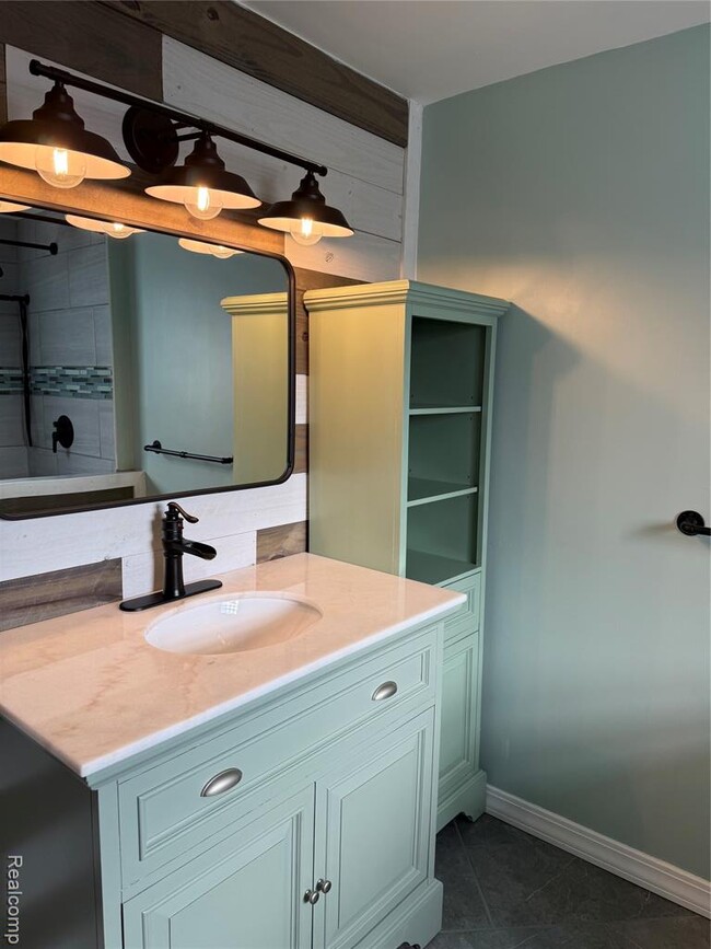 Building Photo - 2729 Kipling Ave