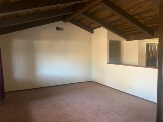 Building Photo - 810 Madrone Ave