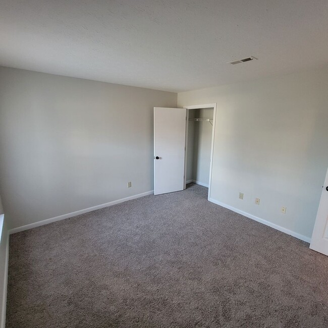 Building Photo - 3/2-Brick Ranch- Cookeville- 1 Car Garage