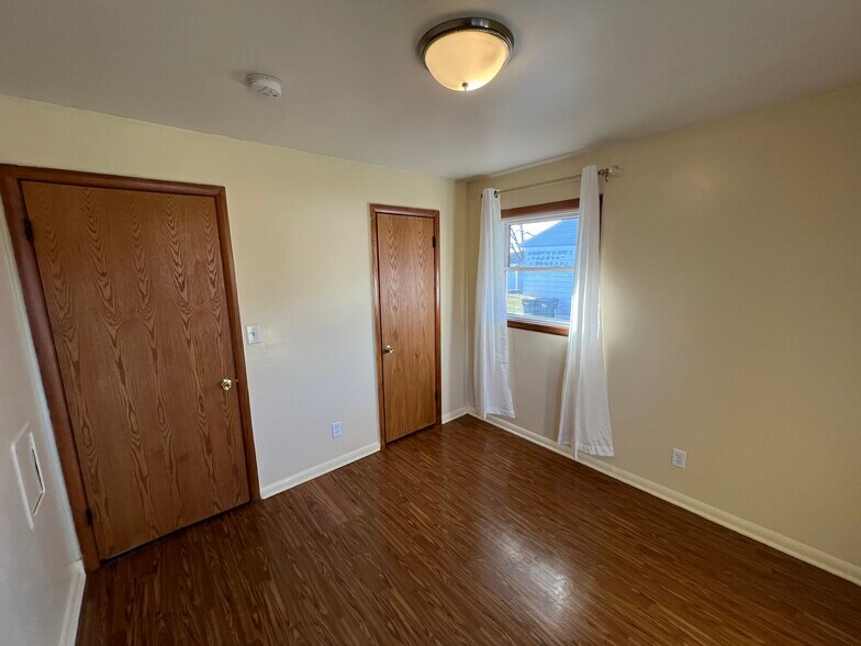 Building Photo - 1131 7th Ave SW