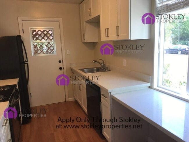 Building Photo - 515 C St