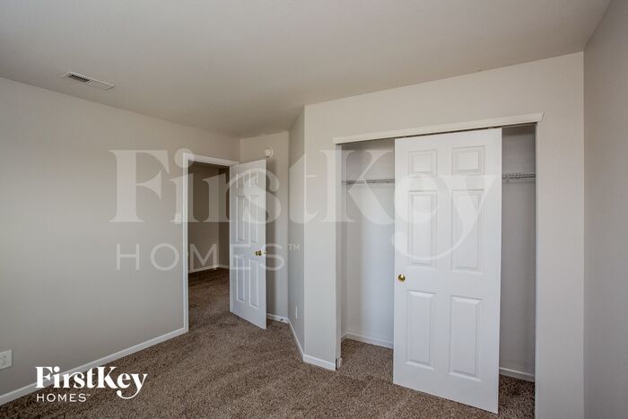 Building Photo - 10074 Golden Dr