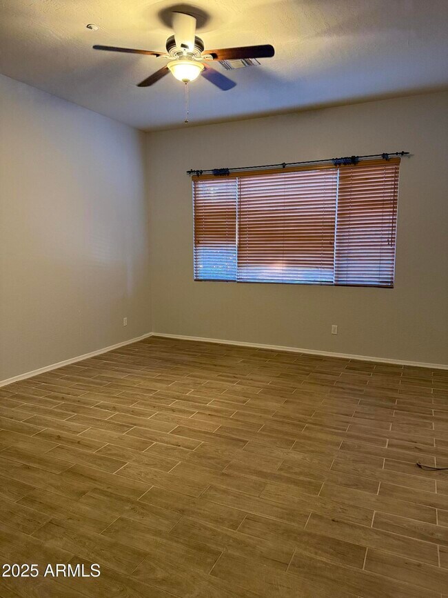 Building Photo - 10453 E Pine Valley Dr