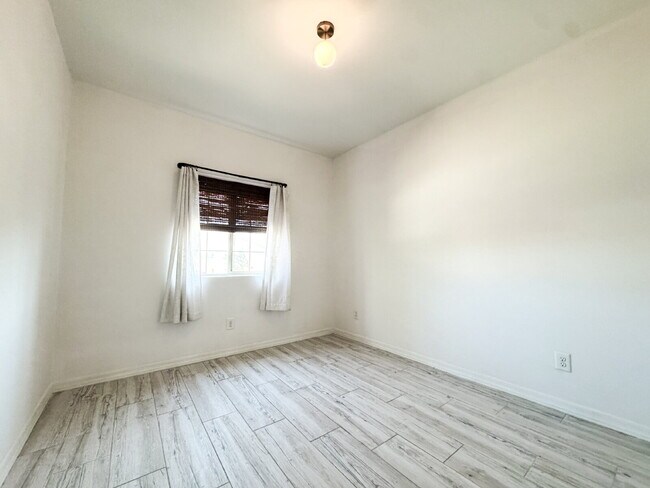 Building Photo - "Spacious 4-Bedroom, 2-Bathroom home in Prime Yuma!"
