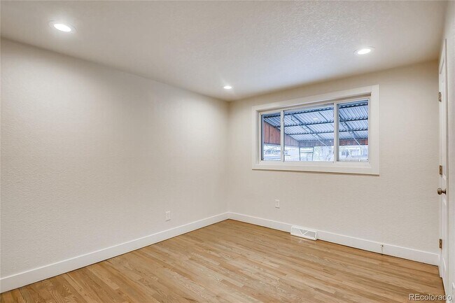 Building Photo - 4325 Navajo St