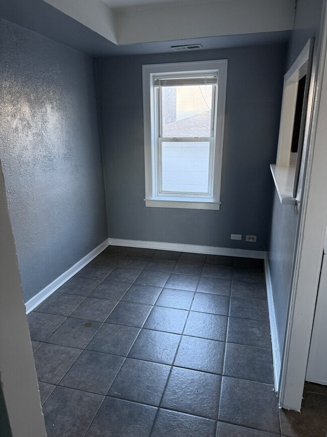 Building Photo - 5214 W Deming Pl