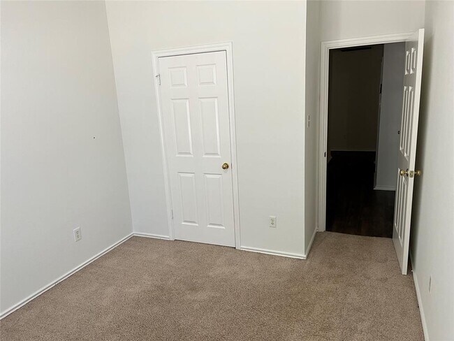 Building Photo - 3948 Artesia Bend