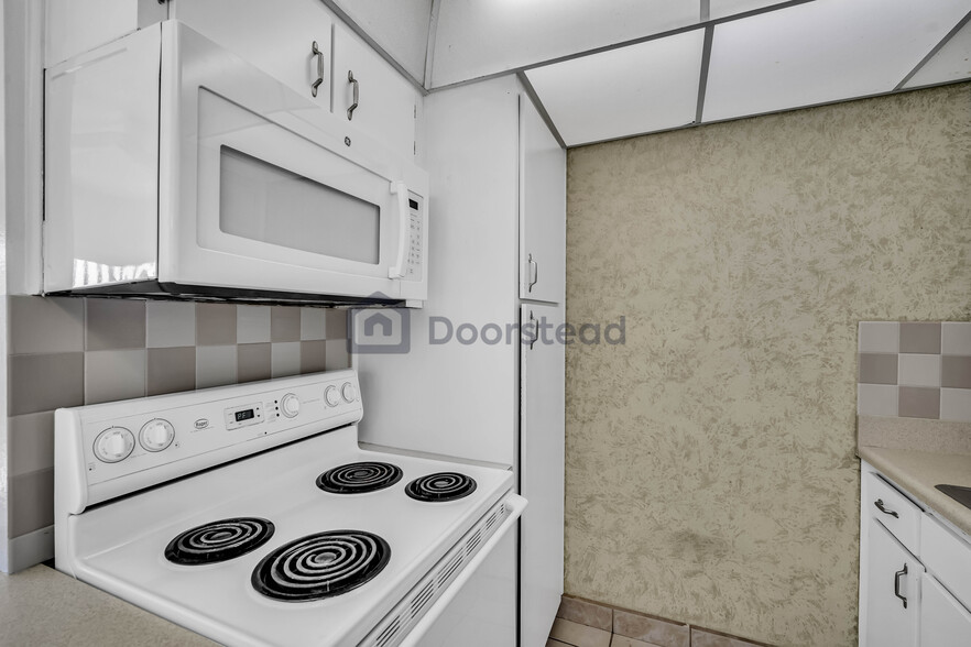 Building Photo - 373 S McMullen Booth Rd