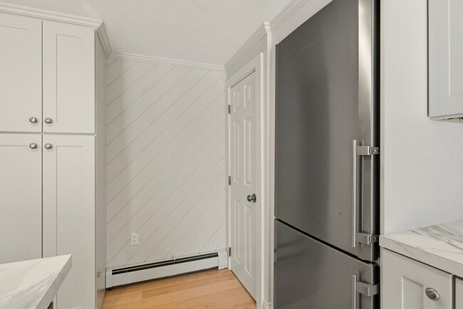 Building Photo - 25 Munroe St