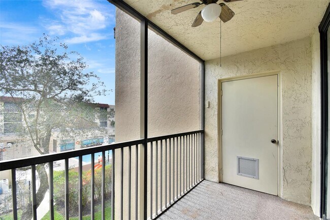 Building Photo - 10501 W Broward Blvd