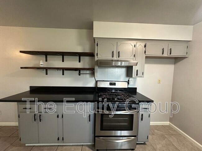 Building Photo - 4122 W Monte Vista Ave