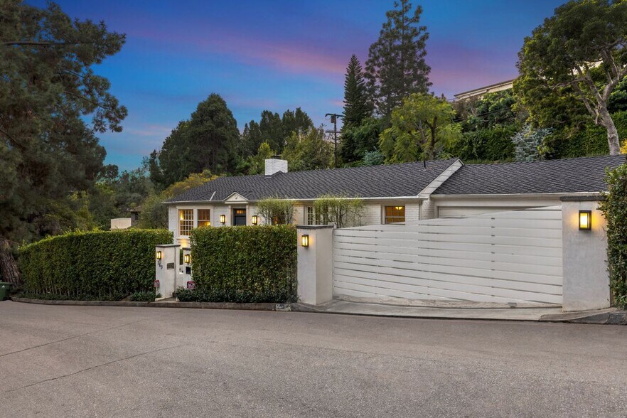 Building Photo - 163 Acari Dr