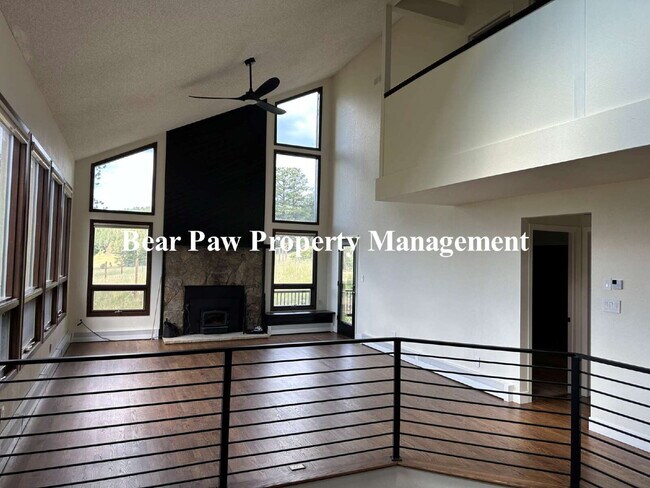 Building Photo - Spacious 4-Bed, 4.5-Bath Retreat in with B...