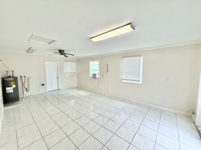 Building Photo - 561 Southwest Blvd