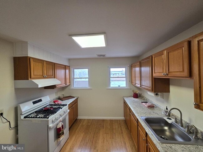 Building Photo - 130 S Broadway