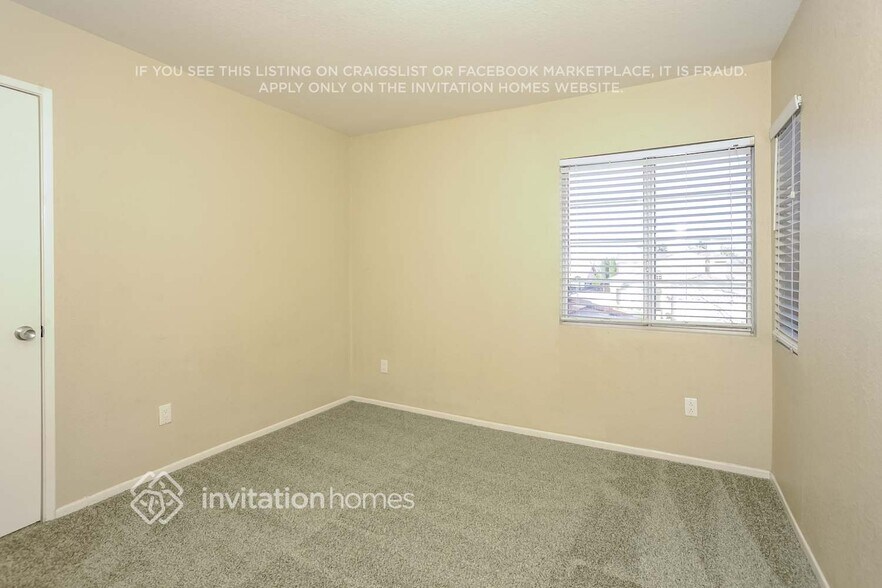 Building Photo - 5516 W Ave L 6