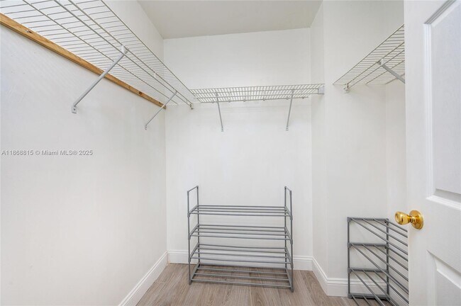 Building Photo - 8875b Fontainebleau Blvd
