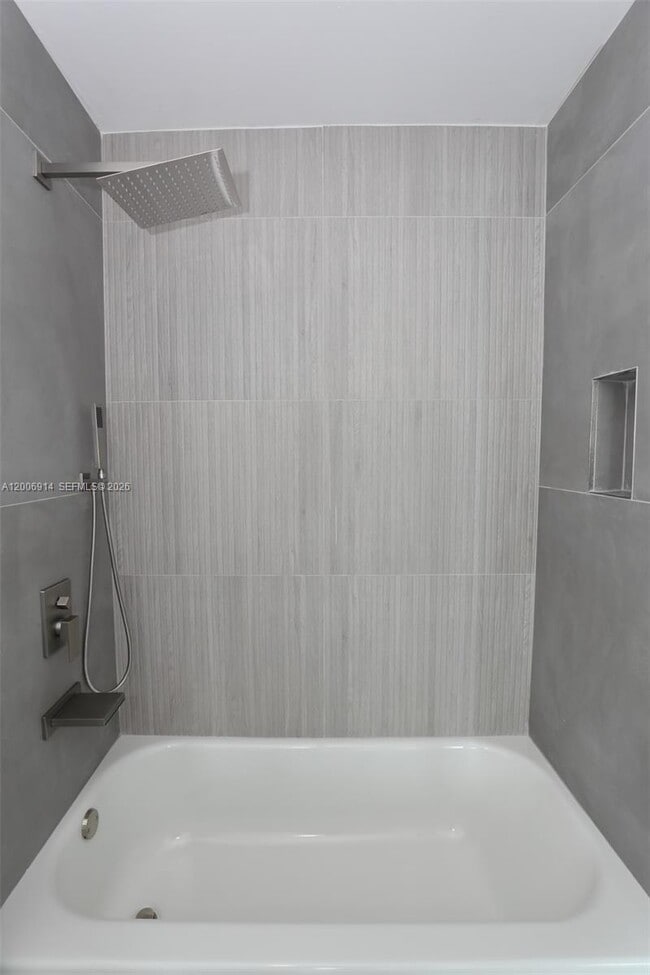 Building Photo - 2200 NE 4th Ave