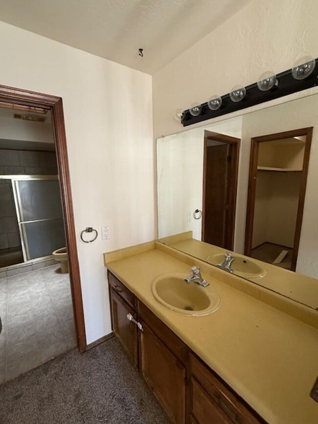 Building Photo - Coming Soon !