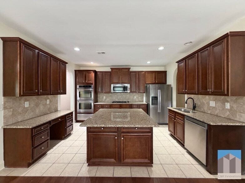 Building Photo - 4805 Carriage Bridge Ln