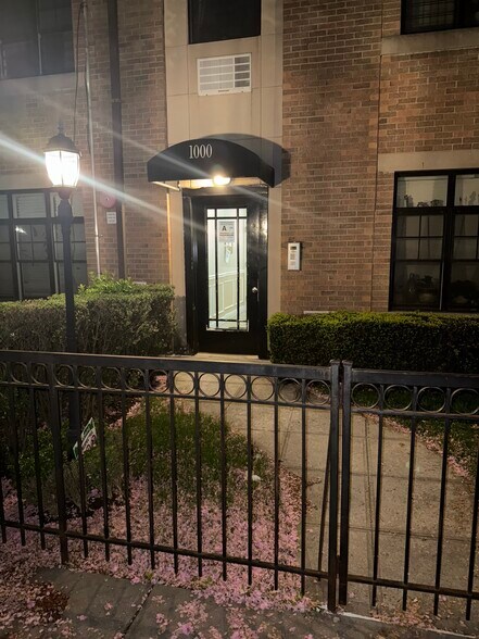 Primary Photo - 1000 E 35th St