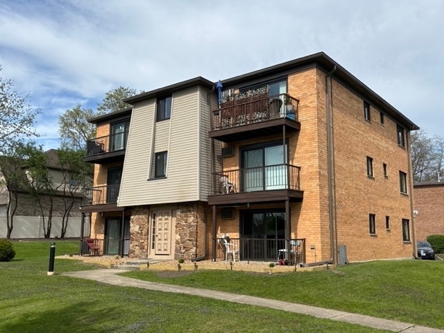 Building Photo - 704 65th St