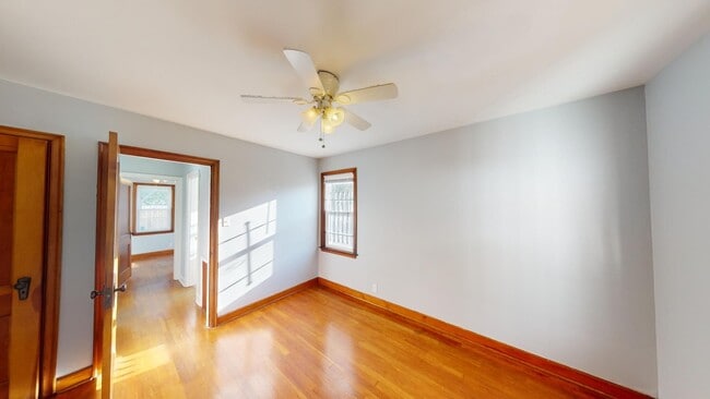 Building Photo - 1040 E Gates St