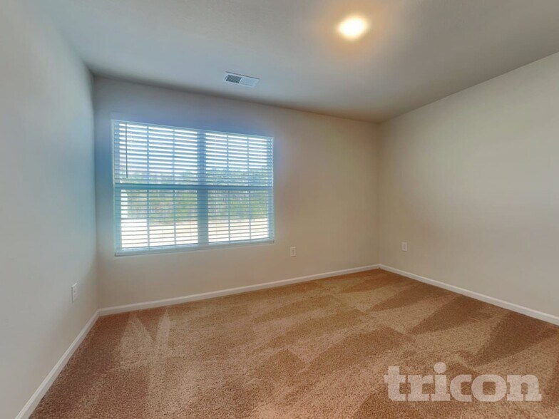 Building Photo - 6432 Lowe Ln