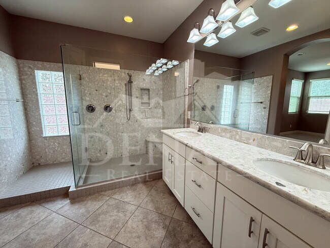 Building Photo - 244 E Prescott Dr