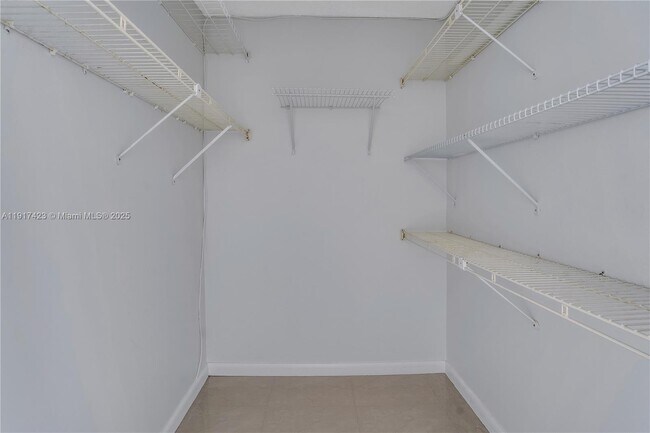 Building Photo - 1200 St Charles Pl