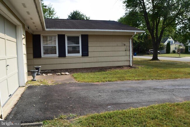 Building Photo - 4405 Manor Hall Ln
