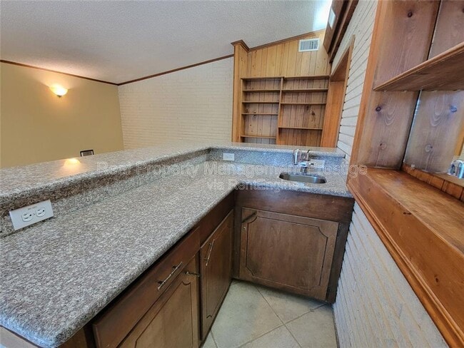Building Photo - 2419 Stonecrest Dr