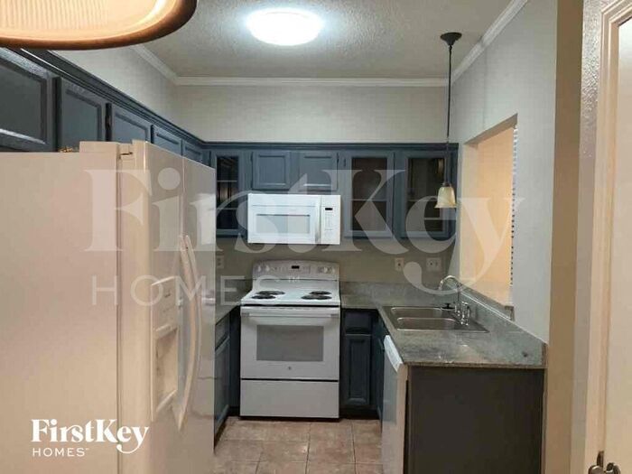 Building Photo - 1150 Lombard Ln