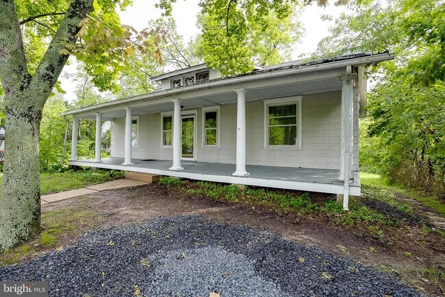 Building Photo - 422 Hainesport Lumberton Rd