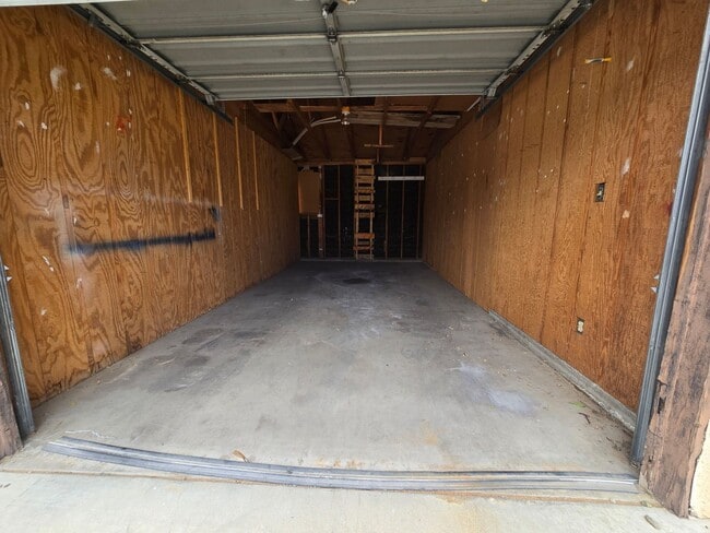 Building Photo - PLACE-1332 N El Prado St