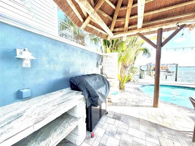 Building Photo - 980 Boca Ciega Isle Dr