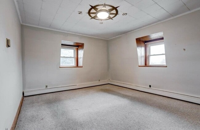 Building Photo - 122 Lowell St