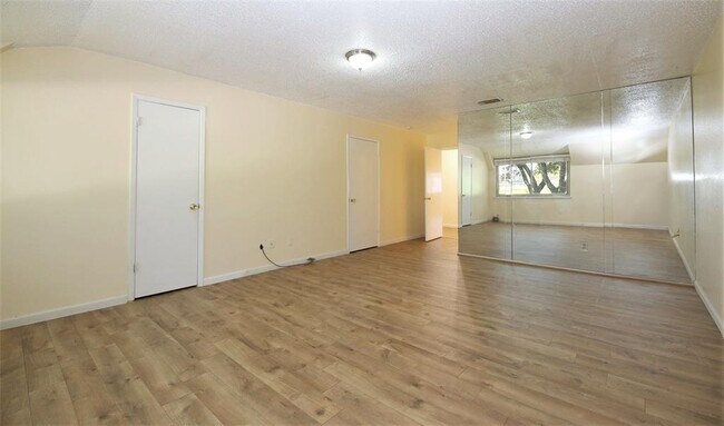 Building Photo - 2115 E Weldon Dr