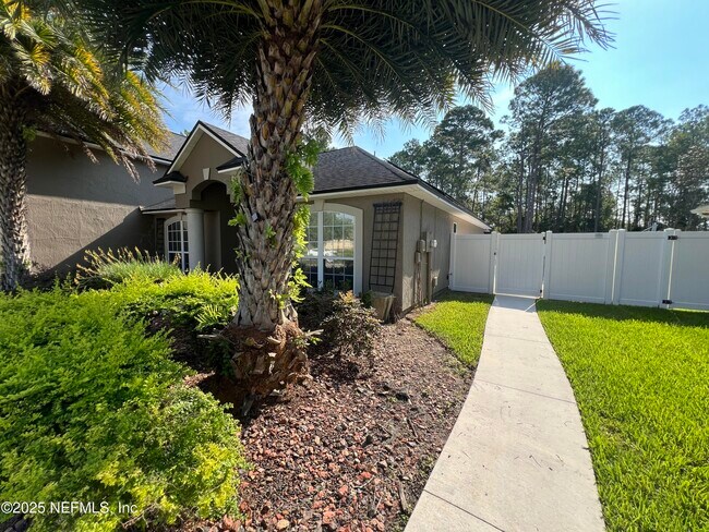Building Photo - 13727 Victoria Lakes Dr