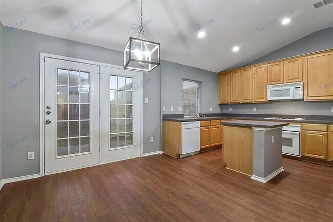 Building Photo - 7808 Salton Ln