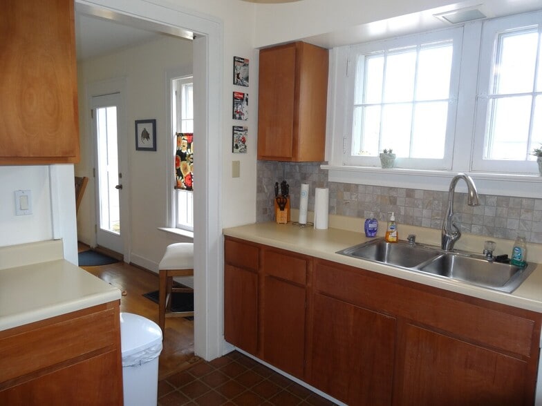 Kitchen - 2001 Waite Ave