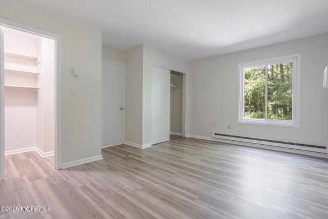Building Photo - 229 Medford Ct