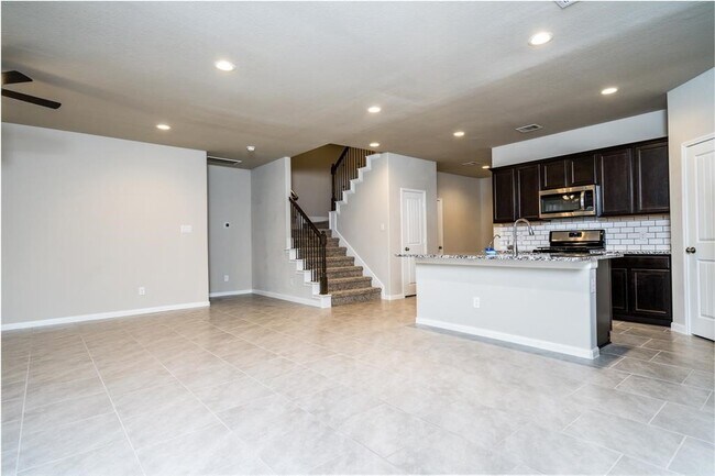 Building Photo - 5502 Pleasant Falls Dr