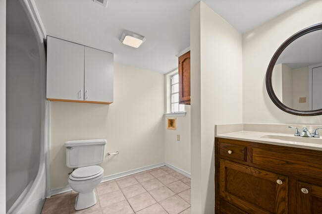 Building Photo - 2662 Brentwood Dr