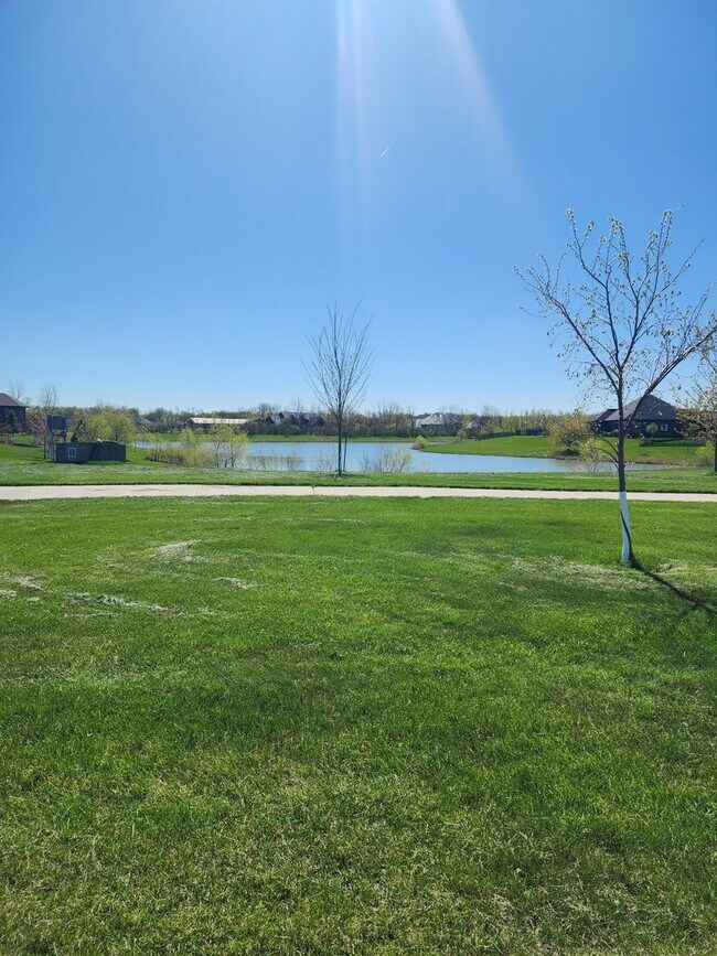 Building Photo - 3 Bed 3 Bath Single Family Home