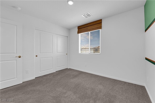 Building Photo - 4747 Bluebird Clfs Ave