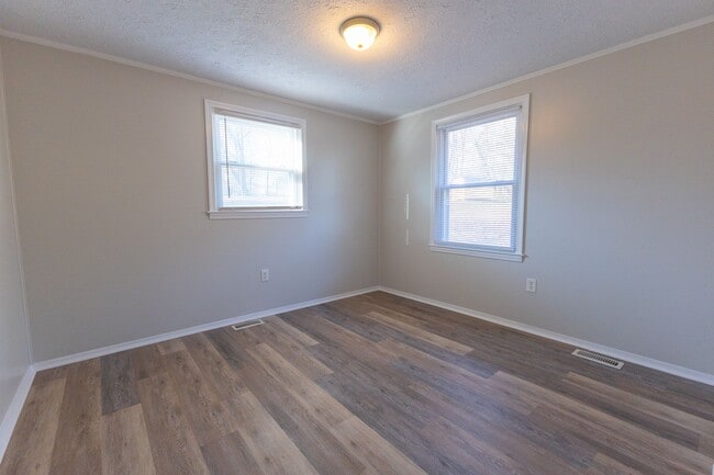 Building Photo - One Level Single Family Home in Madison He...